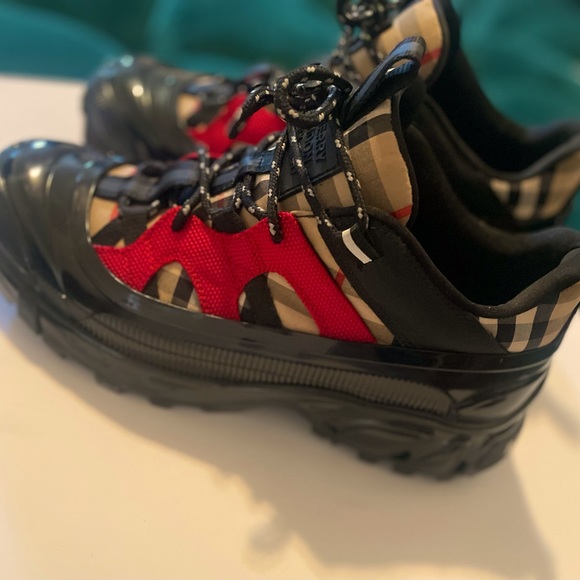 Burberry Women’s Sneakers - Picture 2 of 3